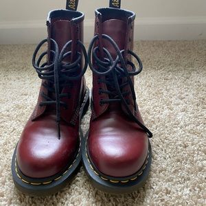 Burgundy Dr martens size 5W